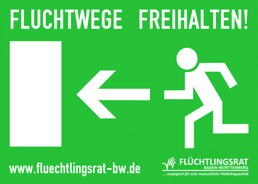 Grüner Sticker mit weißer Aufschrift Fluchtwege freihalten