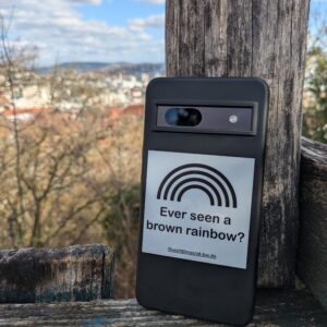 Sticker 'Ever seen a brown rainbow' auf Handyhülle